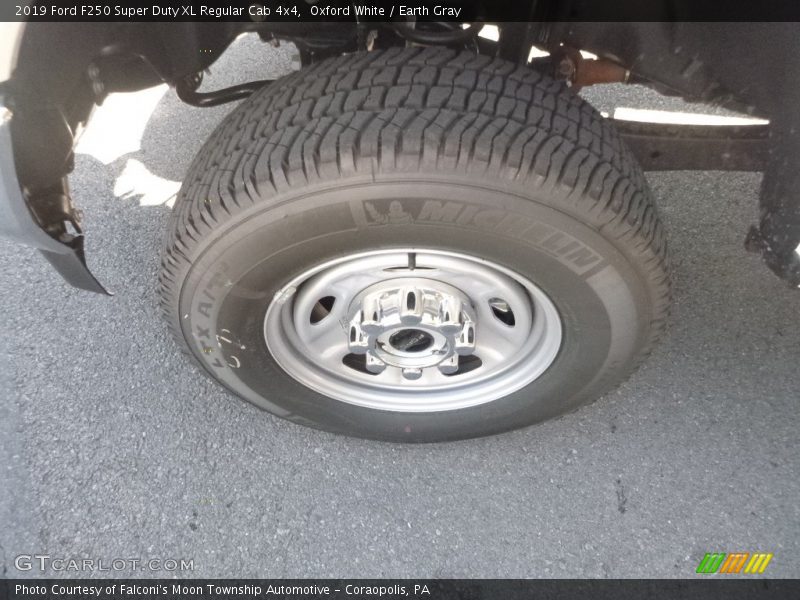 Oxford White / Earth Gray 2019 Ford F250 Super Duty XL Regular Cab 4x4