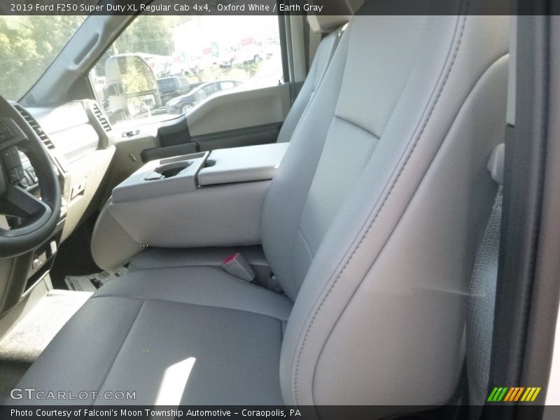 Oxford White / Earth Gray 2019 Ford F250 Super Duty XL Regular Cab 4x4