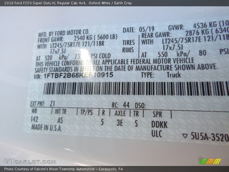 Oxford White / Earth Gray 2019 Ford F250 Super Duty XL Regular Cab 4x4