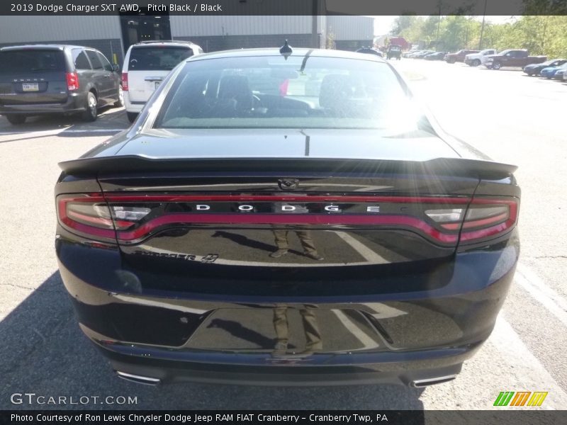Pitch Black / Black 2019 Dodge Charger SXT AWD