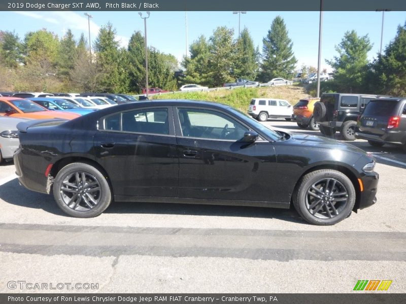Pitch Black / Black 2019 Dodge Charger SXT AWD