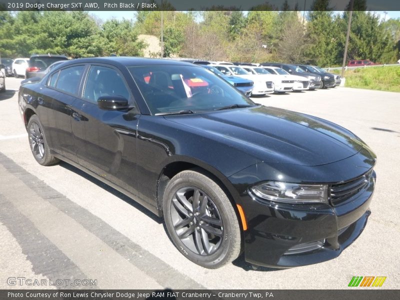 Pitch Black / Black 2019 Dodge Charger SXT AWD