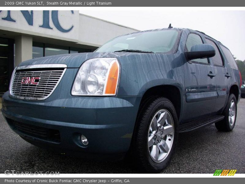 Stealth Gray Metallic / Light Titanium 2009 GMC Yukon SLT