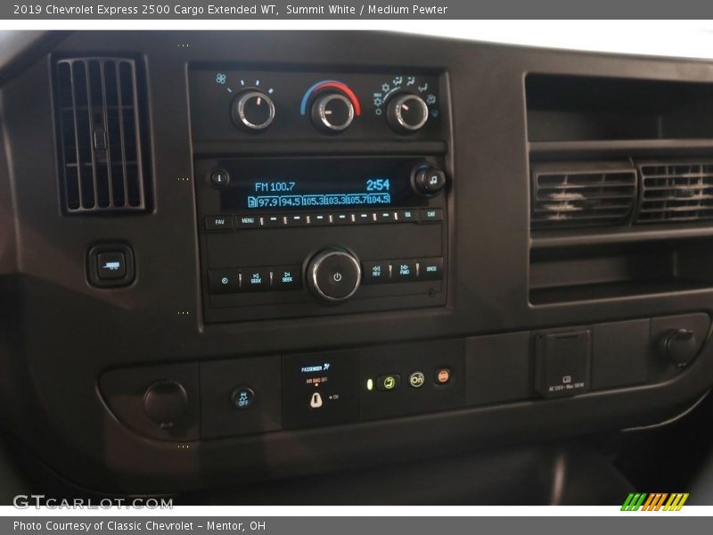 Summit White / Medium Pewter 2019 Chevrolet Express 2500 Cargo Extended WT