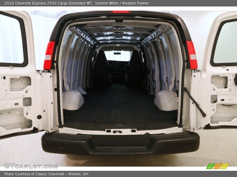 Summit White / Medium Pewter 2019 Chevrolet Express 2500 Cargo Extended WT