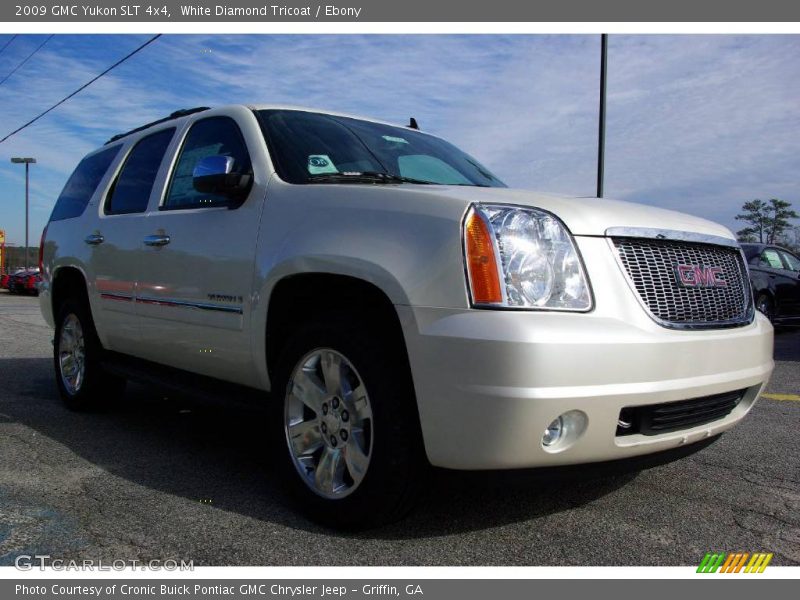 White Diamond Tricoat / Ebony 2009 GMC Yukon SLT 4x4