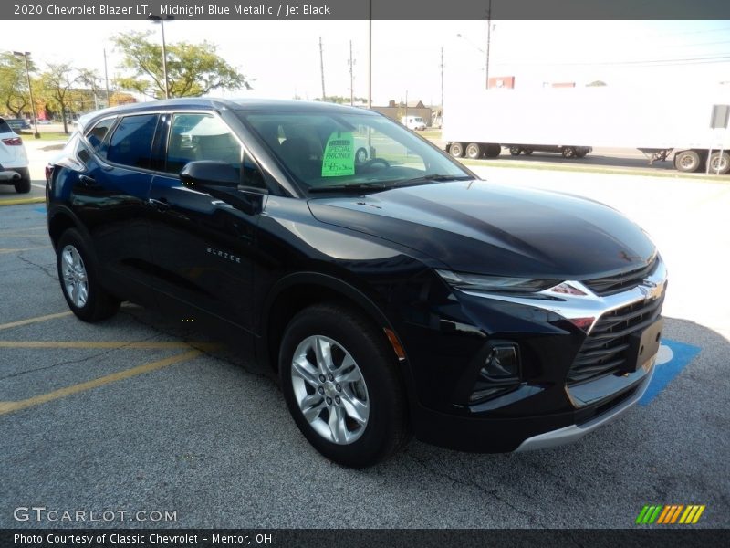 Front 3/4 View of 2020 Blazer LT