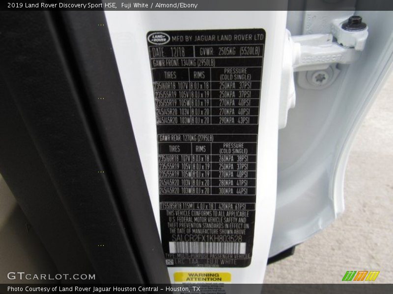 Fuji White / Almond/Ebony 2019 Land Rover Discovery Sport HSE