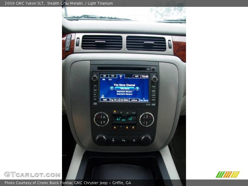 Stealth Gray Metallic / Light Titanium 2009 GMC Yukon SLT
