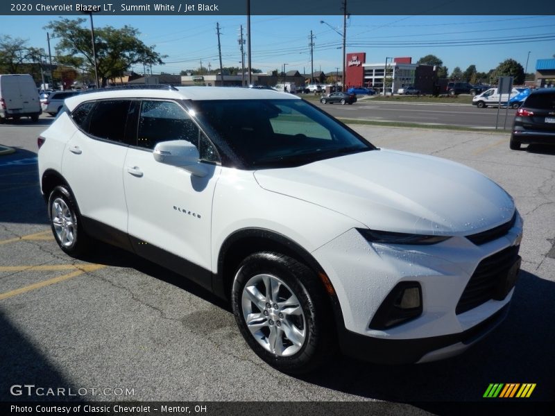 Front 3/4 View of 2020 Blazer LT
