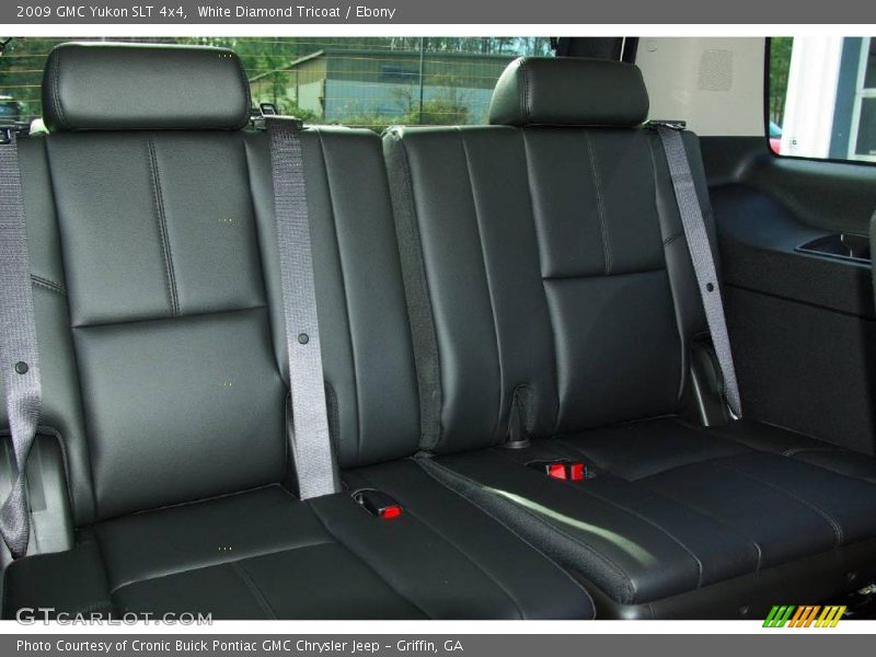 White Diamond Tricoat / Ebony 2009 GMC Yukon SLT 4x4