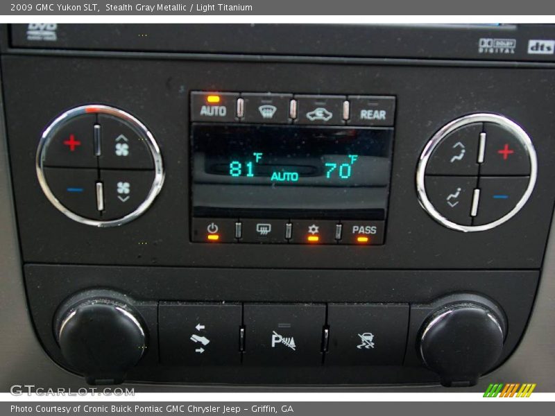 Stealth Gray Metallic / Light Titanium 2009 GMC Yukon SLT