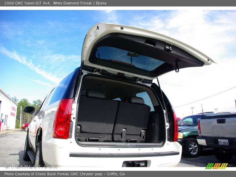 White Diamond Tricoat / Ebony 2009 GMC Yukon SLT 4x4