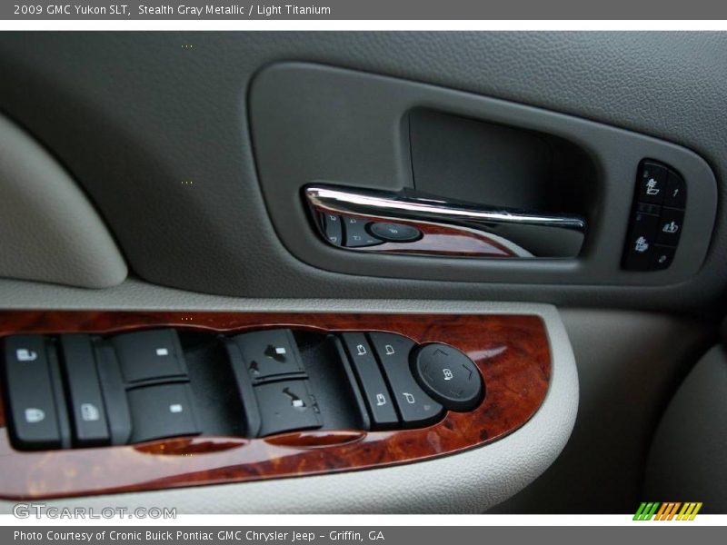 Stealth Gray Metallic / Light Titanium 2009 GMC Yukon SLT