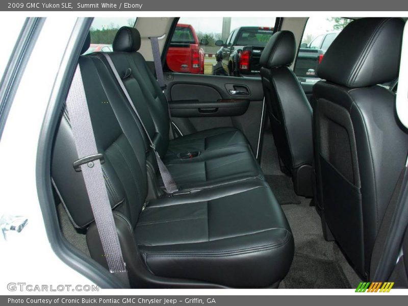 Summit White / Ebony 2009 GMC Yukon SLE