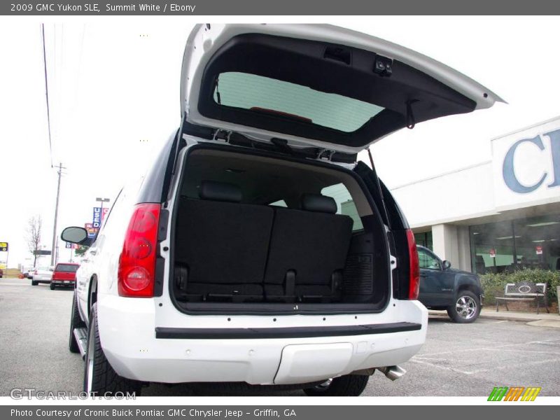 Summit White / Ebony 2009 GMC Yukon SLE