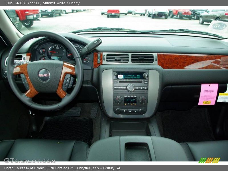 Summit White / Ebony 2009 GMC Yukon SLE