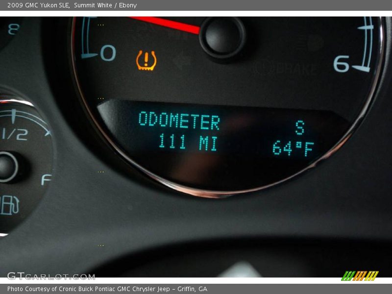 Summit White / Ebony 2009 GMC Yukon SLE