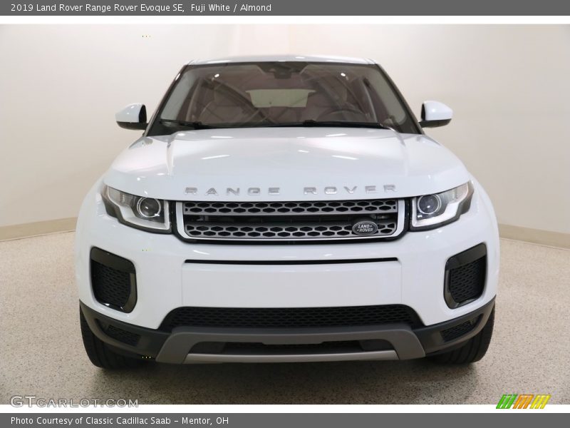 Fuji White / Almond 2019 Land Rover Range Rover Evoque SE