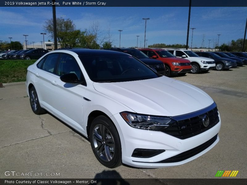 Front 3/4 View of 2019 Jetta R-Line