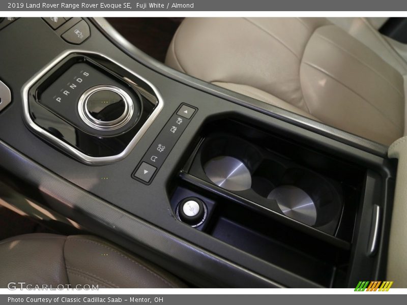 Fuji White / Almond 2019 Land Rover Range Rover Evoque SE