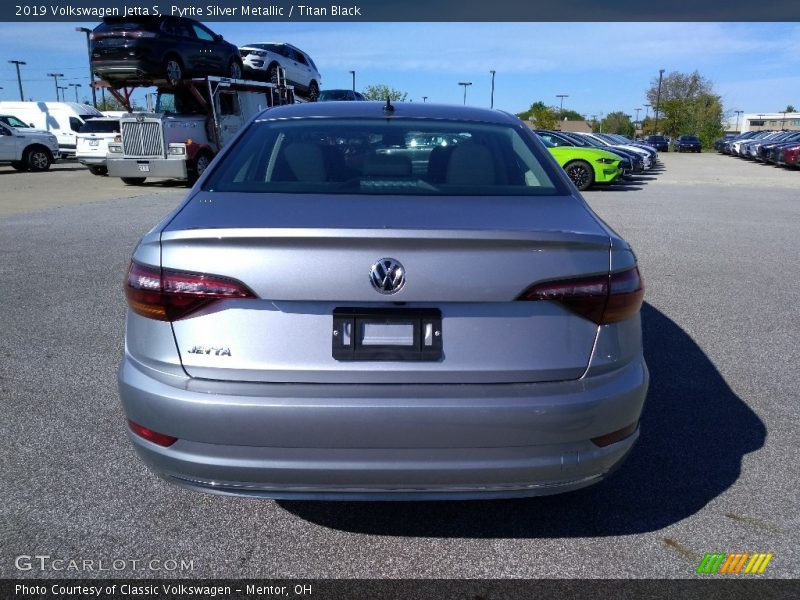 Pyrite Silver Metallic / Titan Black 2019 Volkswagen Jetta S