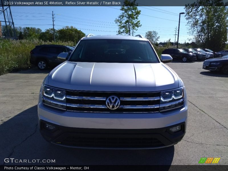 Reflex Silver Metallic / Titan Black 2019 Volkswagen Atlas SE 4Motion
