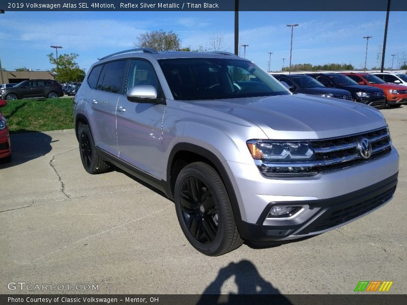 Reflex Silver Metallic / Titan Black 2019 Volkswagen Atlas SEL 4Motion