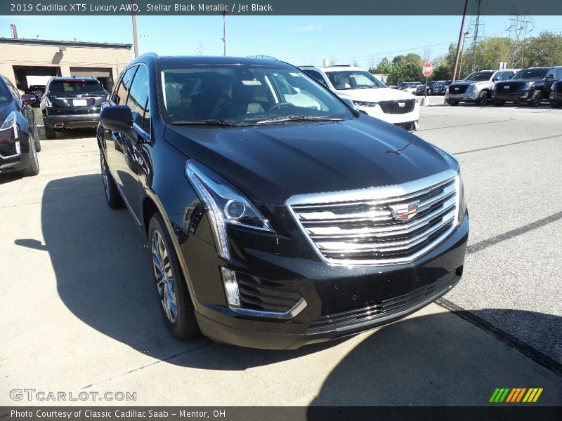 Stellar Black Metallic / Jet Black 2019 Cadillac XT5 Luxury AWD
