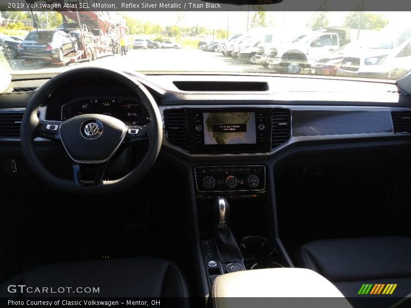 Reflex Silver Metallic / Titan Black 2019 Volkswagen Atlas SEL 4Motion