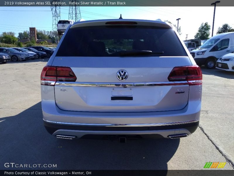 Reflex Silver Metallic / Titan Black 2019 Volkswagen Atlas SEL 4Motion