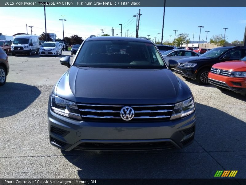Platinum Gray Metallic / Titan Black 2019 Volkswagen Tiguan SE 4MOTION