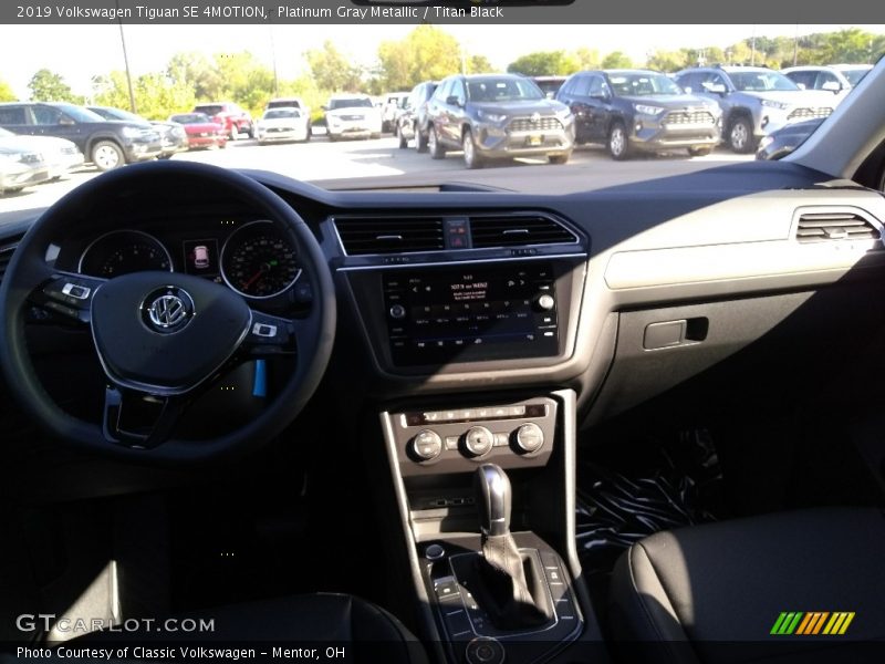 Platinum Gray Metallic / Titan Black 2019 Volkswagen Tiguan SE 4MOTION
