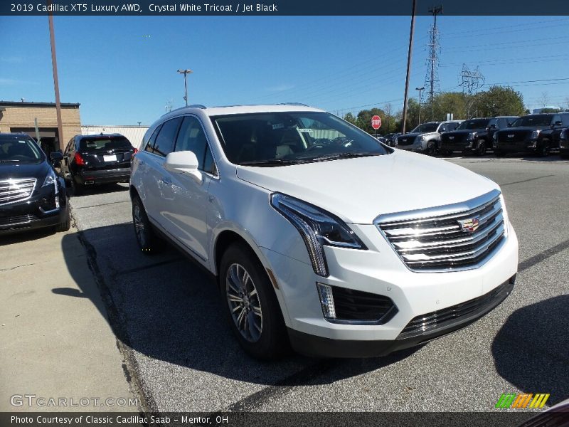 Crystal White Tricoat / Jet Black 2019 Cadillac XT5 Luxury AWD