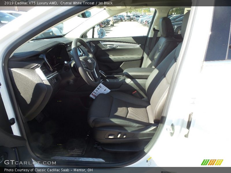 Crystal White Tricoat / Jet Black 2019 Cadillac XT5 Luxury AWD