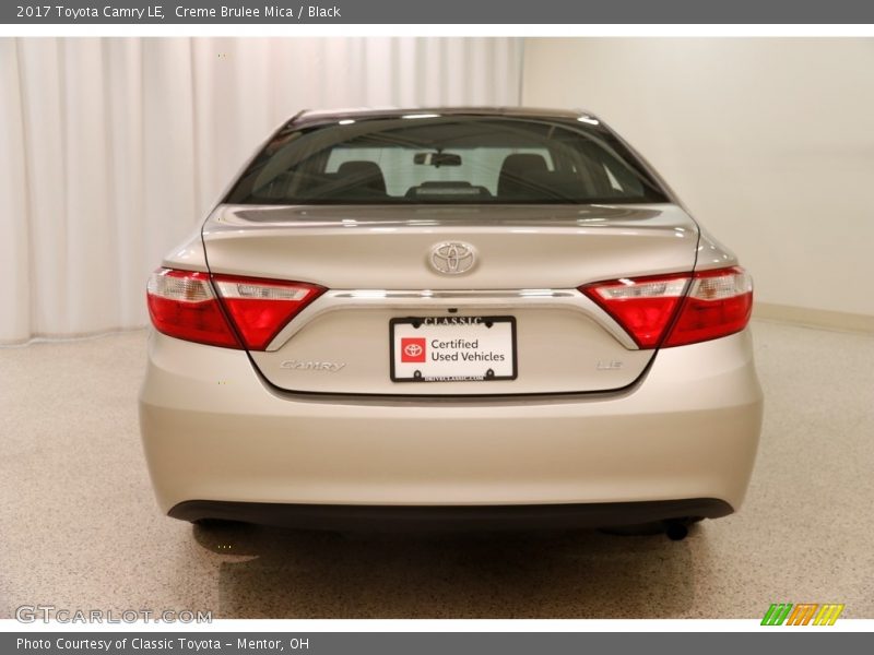 Creme Brulee Mica / Black 2017 Toyota Camry LE