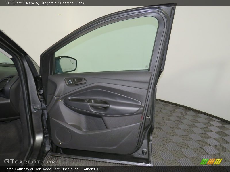 Magnetic / Charcoal Black 2017 Ford Escape S