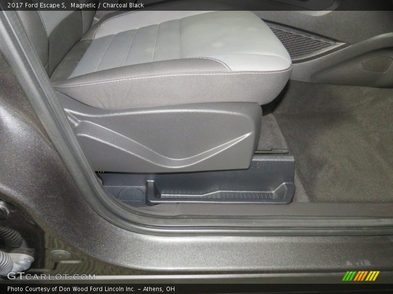 Magnetic / Charcoal Black 2017 Ford Escape S
