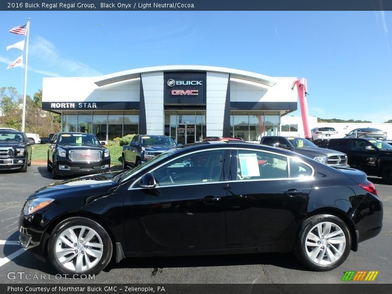 Black Onyx / Light Neutral/Cocoa 2016 Buick Regal Regal Group