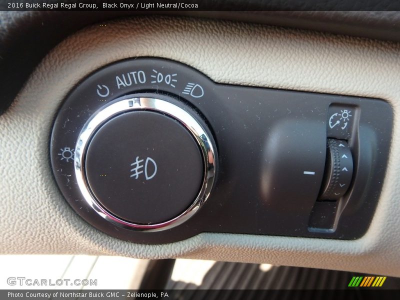 Black Onyx / Light Neutral/Cocoa 2016 Buick Regal Regal Group