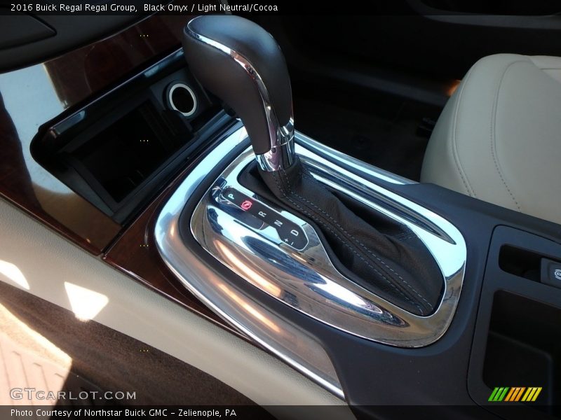 Black Onyx / Light Neutral/Cocoa 2016 Buick Regal Regal Group