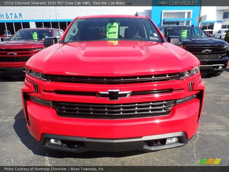 Red Hot / Jet Black 2019 Chevrolet Silverado 1500 RST Crew Cab 4WD
