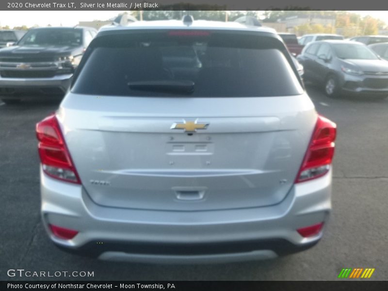 Silver Ice Metallic / Jet Black 2020 Chevrolet Trax LT