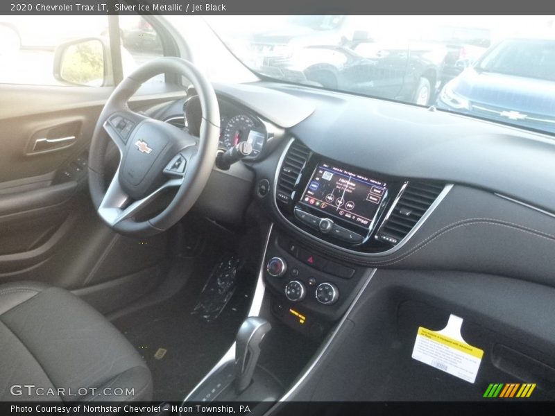 Silver Ice Metallic / Jet Black 2020 Chevrolet Trax LT
