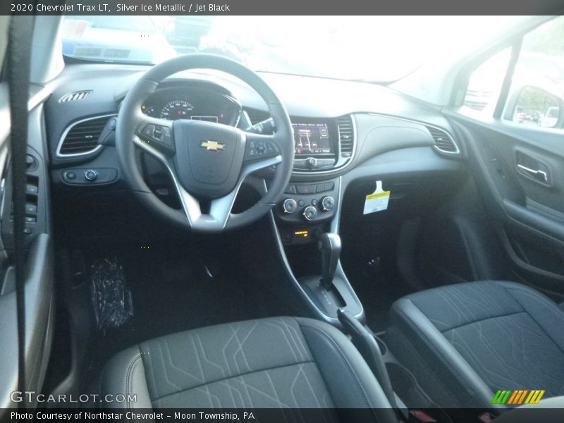 Silver Ice Metallic / Jet Black 2020 Chevrolet Trax LT