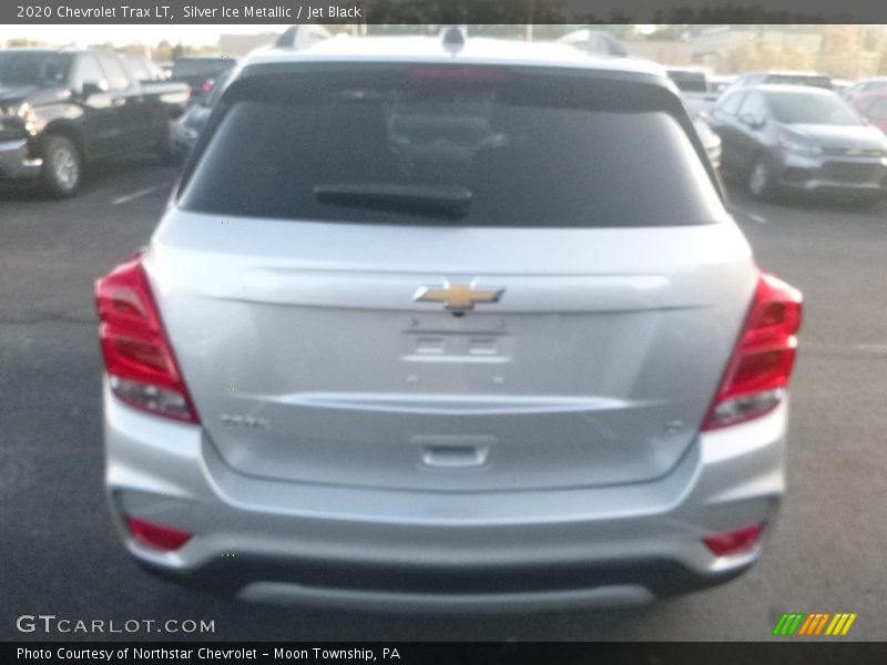 Silver Ice Metallic / Jet Black 2020 Chevrolet Trax LT