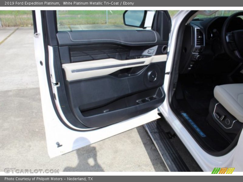 White Platinum Metallic Tri-Coat / Ebony 2019 Ford Expedition Platinum
