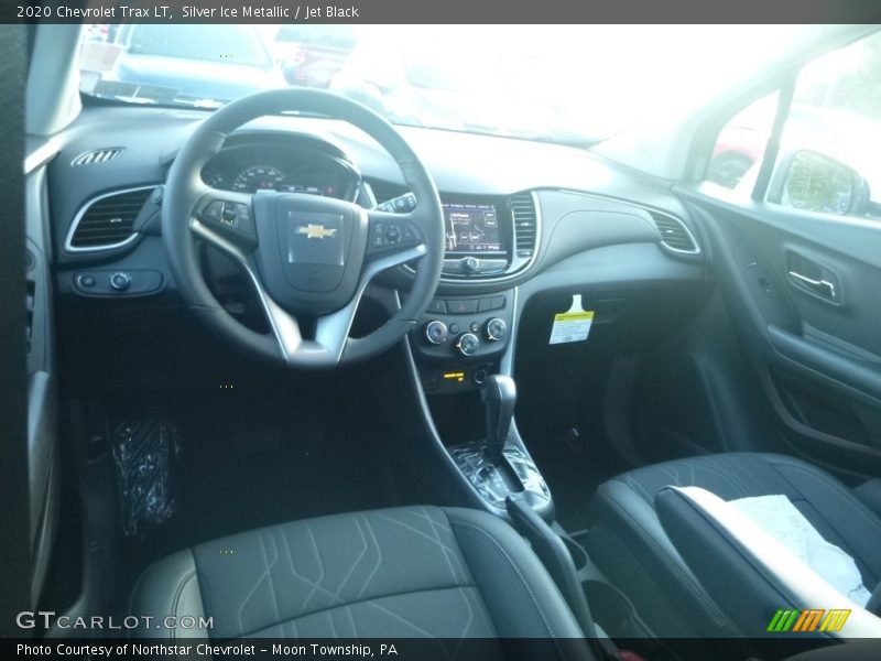 Silver Ice Metallic / Jet Black 2020 Chevrolet Trax LT