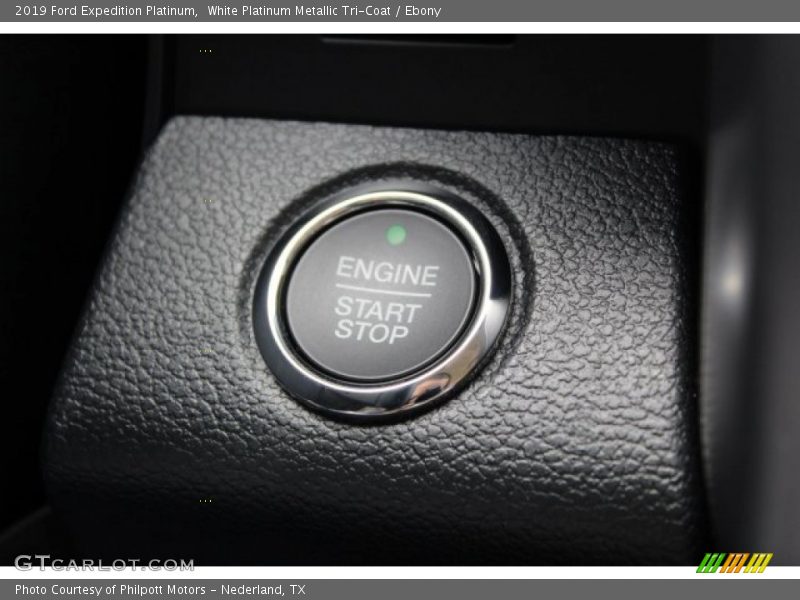 White Platinum Metallic Tri-Coat / Ebony 2019 Ford Expedition Platinum