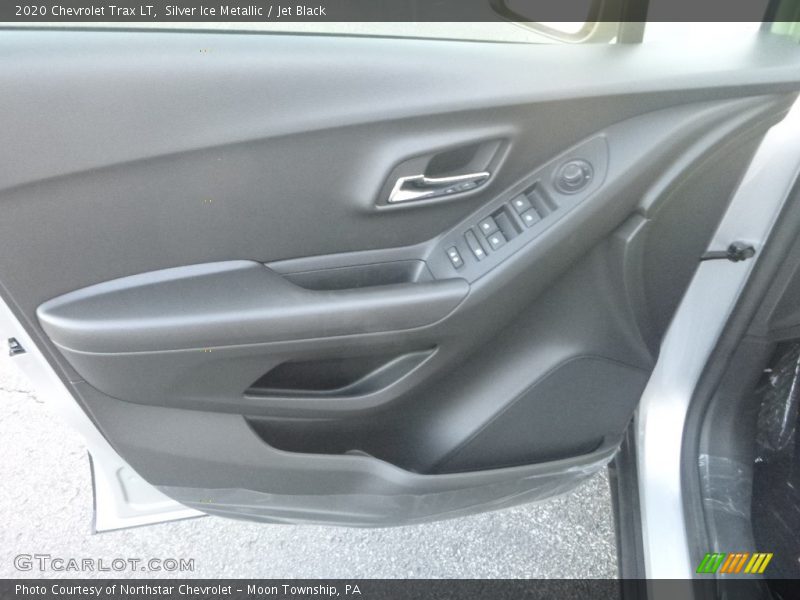 Silver Ice Metallic / Jet Black 2020 Chevrolet Trax LT